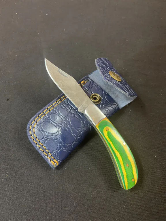 Damascus Steel Knife and Leather Sheath