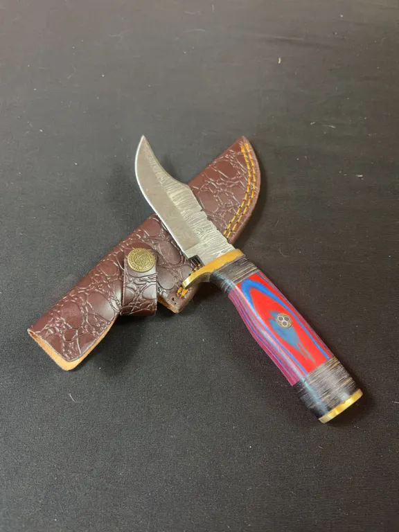 Damascus Steel Knife and Leather Sheath