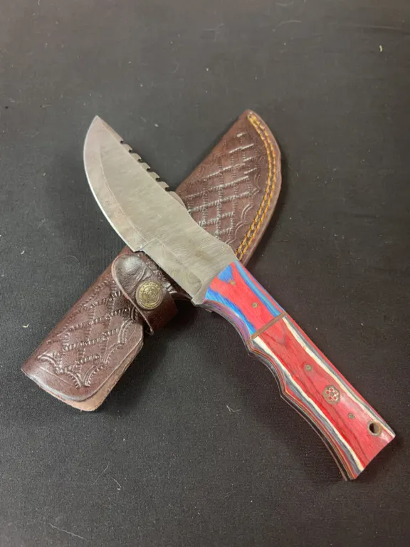 Damascus Steel Knife and Leather Sheath