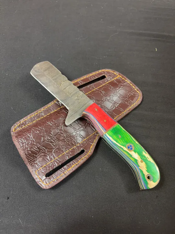Damascus Steel Knife and Leather Sheath
