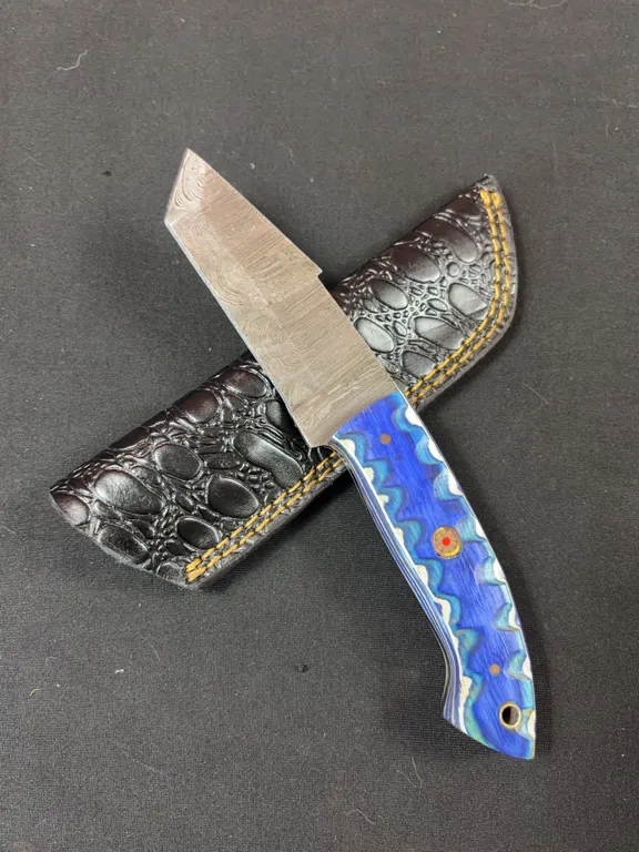 Damascus Steel Knife and Leather Sheath