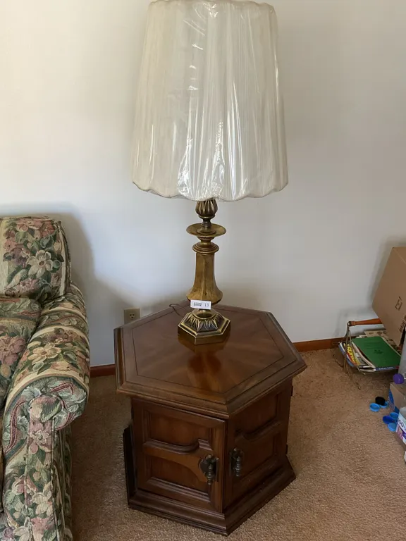 2 octagon wood lamp tables, 2 lamps