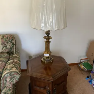 2 octagon wood lamp tables, 2 lamps