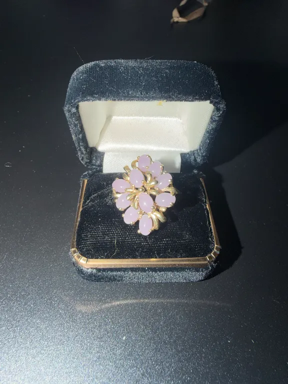 Vintage 14K Yellow Gold Lavender Jade Cabochon Floral Cluster Statement Ring