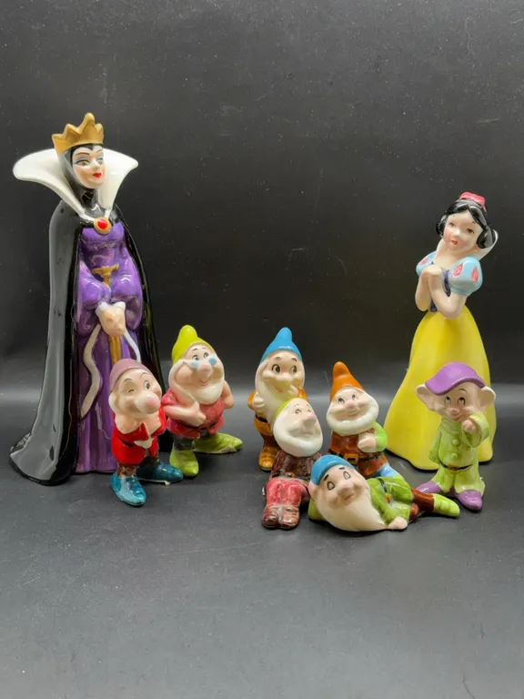 Vintage Walt Disney Made in Japan Snow White & Seven Dwarfs Ceramic Figurines