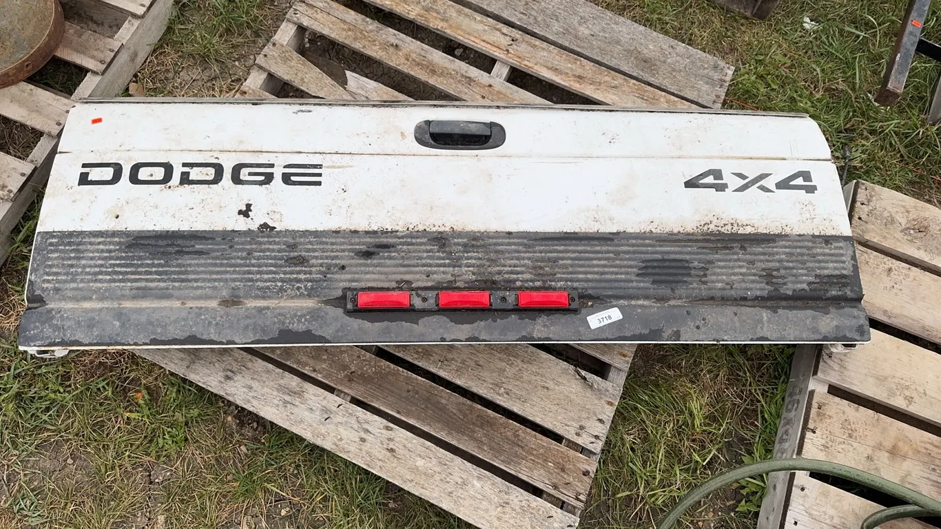 Dodge tailgate