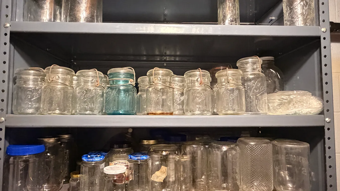 VARIETY OF BALL IDEAL MASON JARS AND MORE