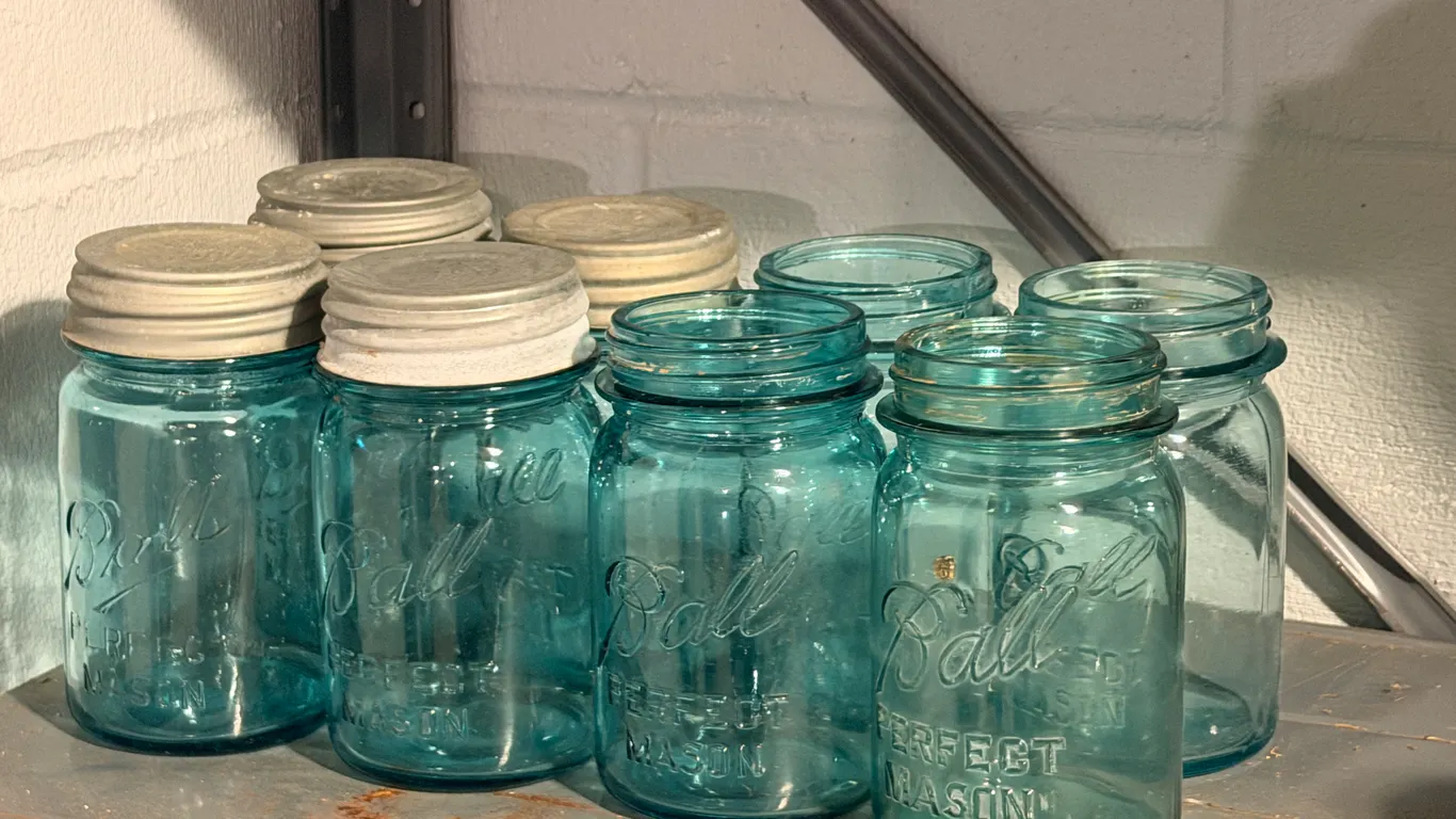 SET OF 8 BLUE PINT BALL "PERFECT MASON" JARS