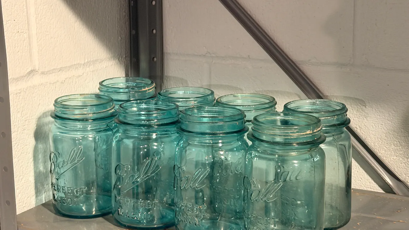 SET OF 8 BLUE PINT BALL "PERFECT MASON" JARS