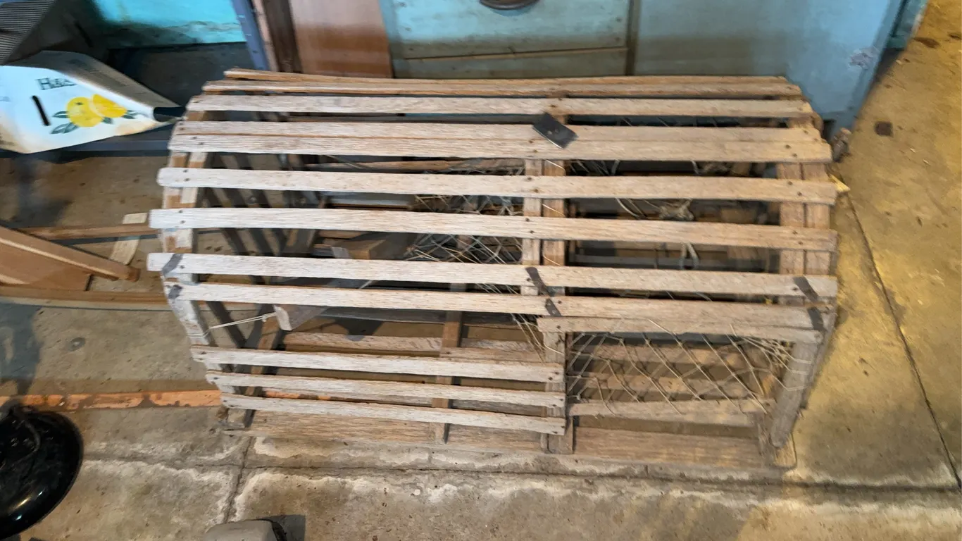 Vintage Wood Trap