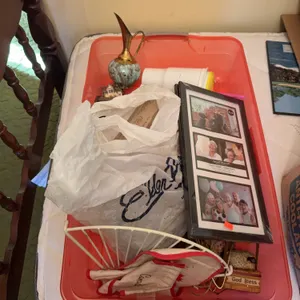 Tote with decor, picture frames