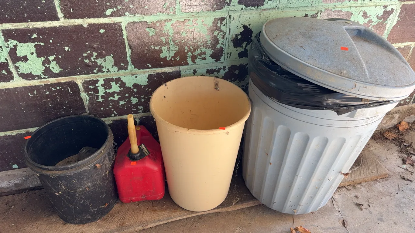 Plastic Trash Cans Fuel Can