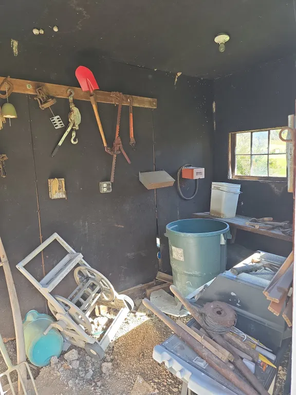Shed cleanout ( traps, hand tools, grill, trash can, hose reel & more
