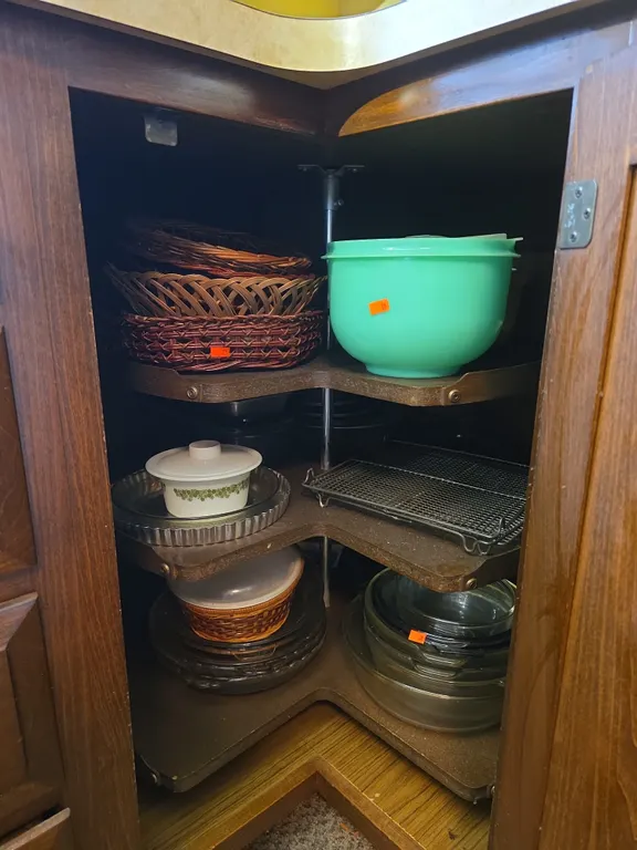 Glass pie plates, casseroles, baskets