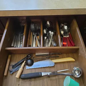 Utensils, kitchen towels