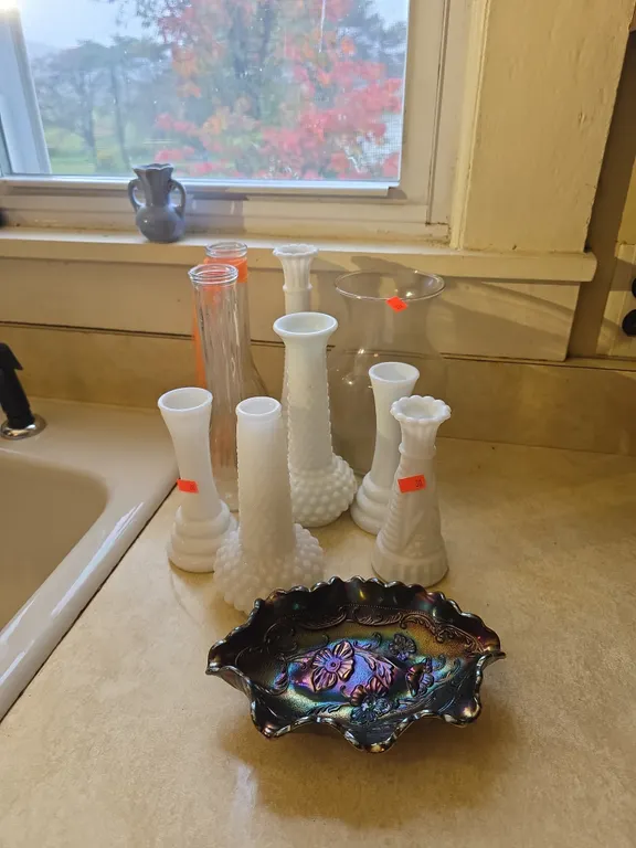 Vases & Fenton dish