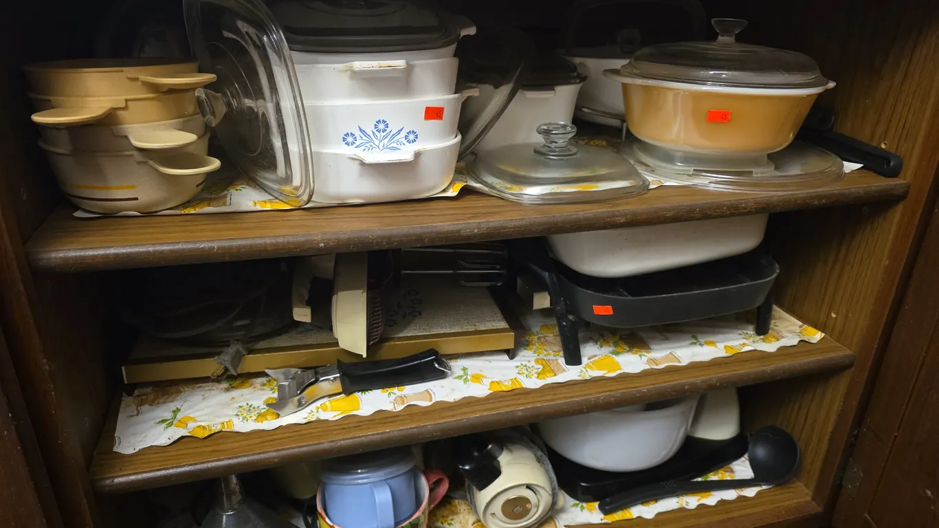 Casserole dishes hot plates n more