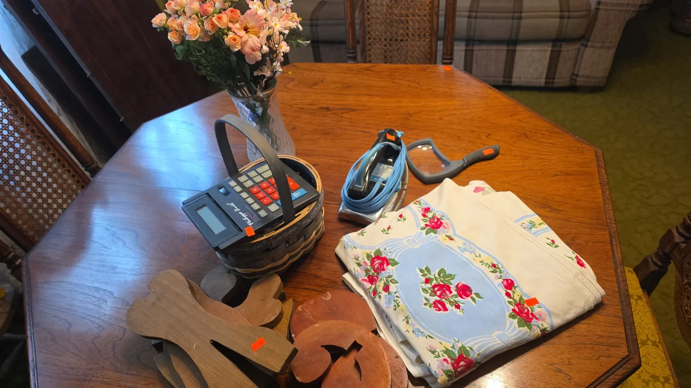Table cloths, n decor