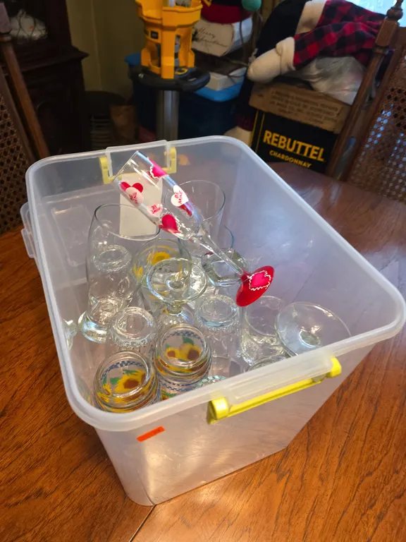 Tote of glasses