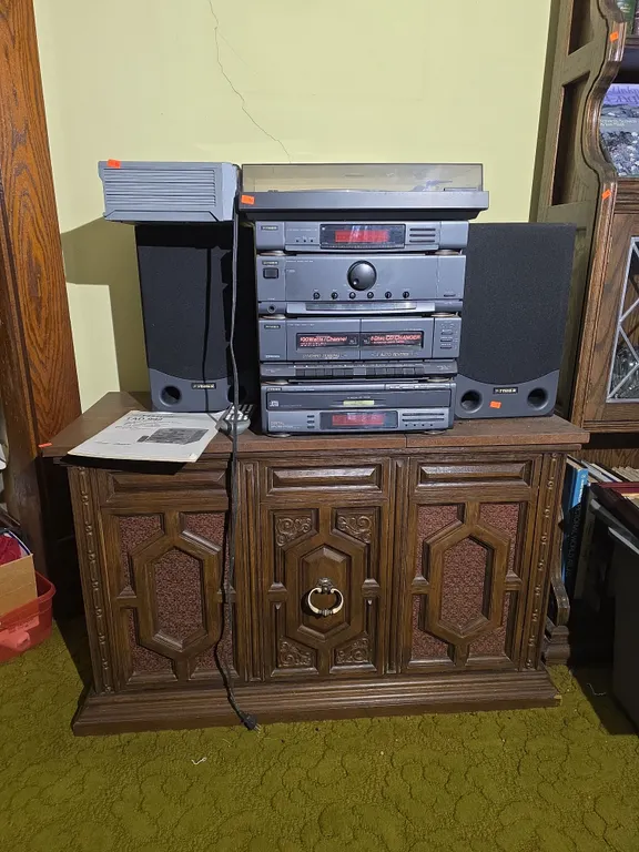Fisher Stereo & Turn table Cabinet