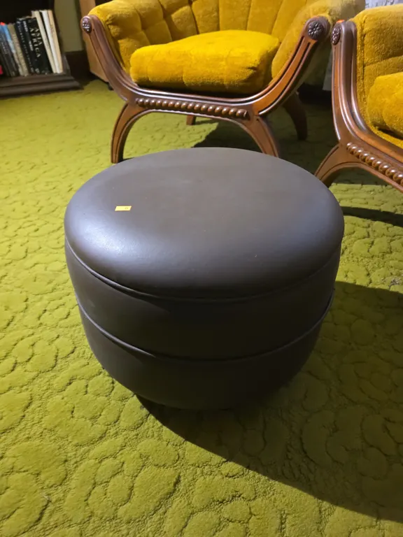 Rolling footstool