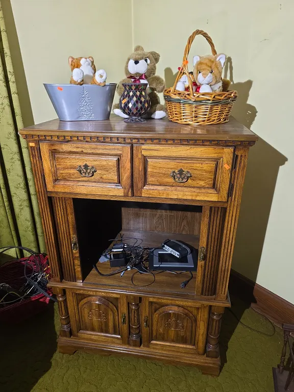 Entertainment cabinet