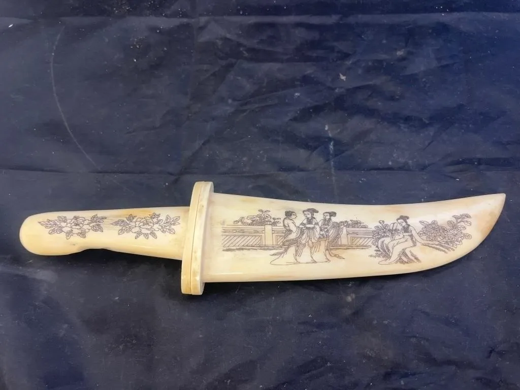 Scrimshaw Fixed Blade Knife w/Scrimshaw Sheath