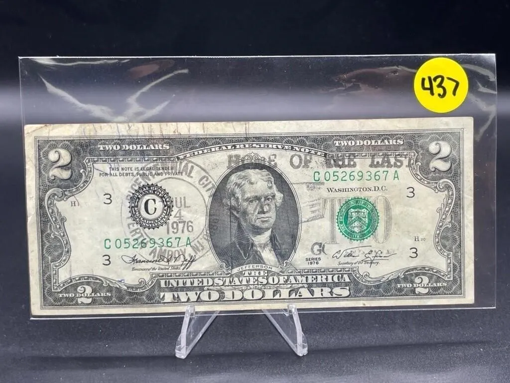 2 DOLLARS NOTE WITH 1976 POST OFFICE STAMP