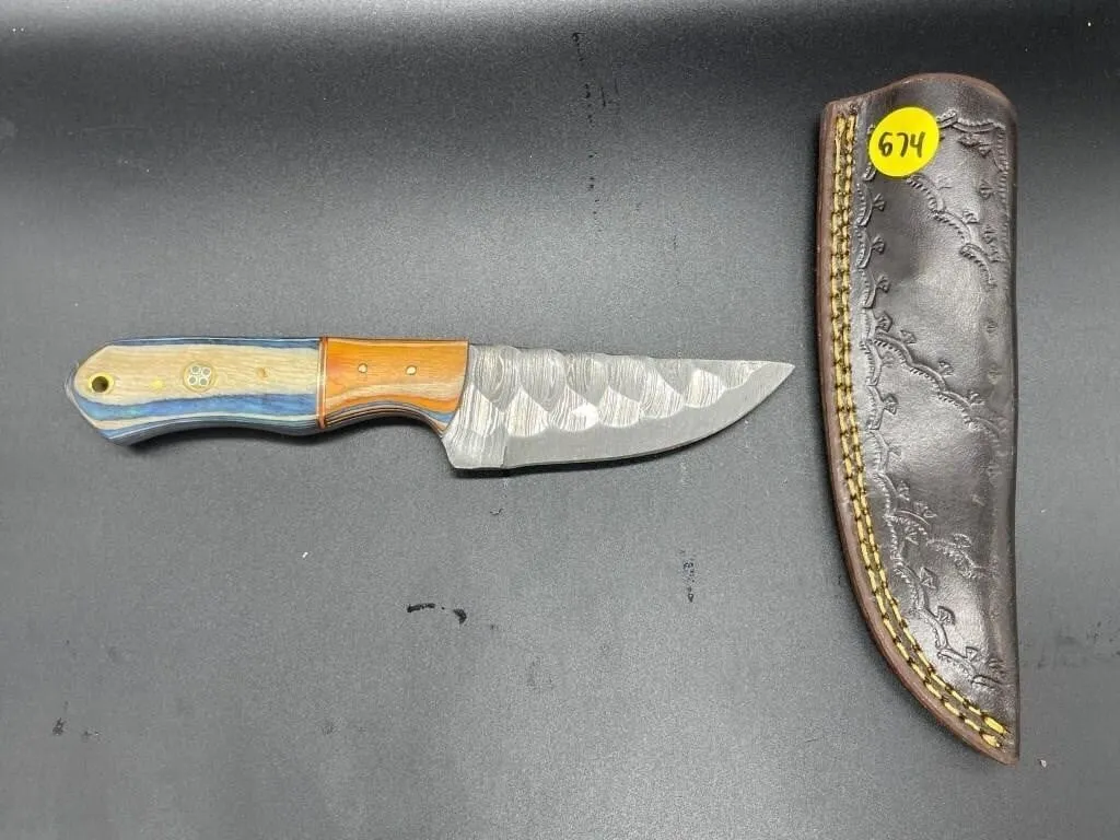 Fixed Blade Damascus Steel Knife w/Leather Sheath