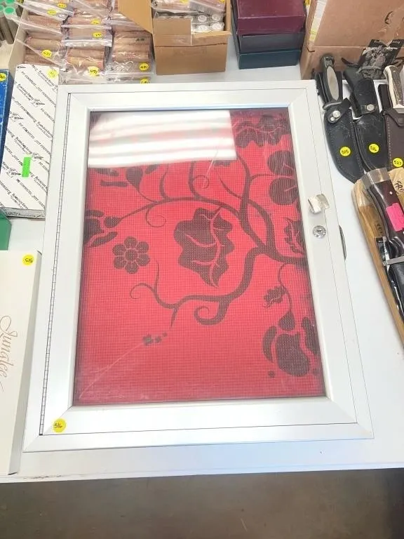 Metal Display Case 26"x20"x3"