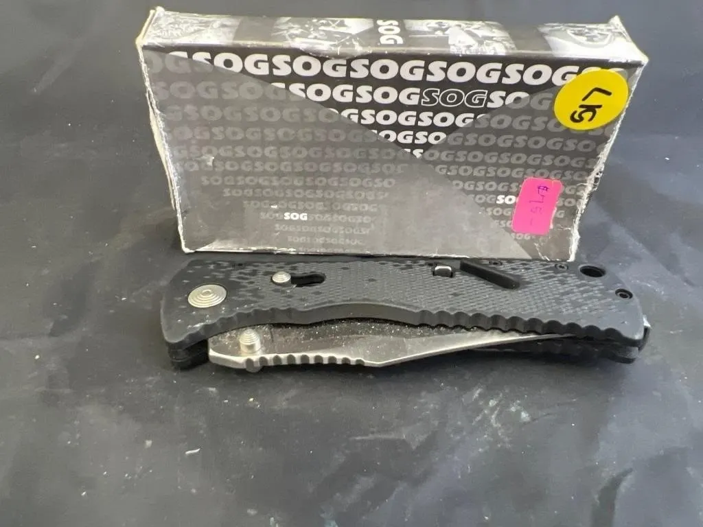 SOG Folding Knife w/box