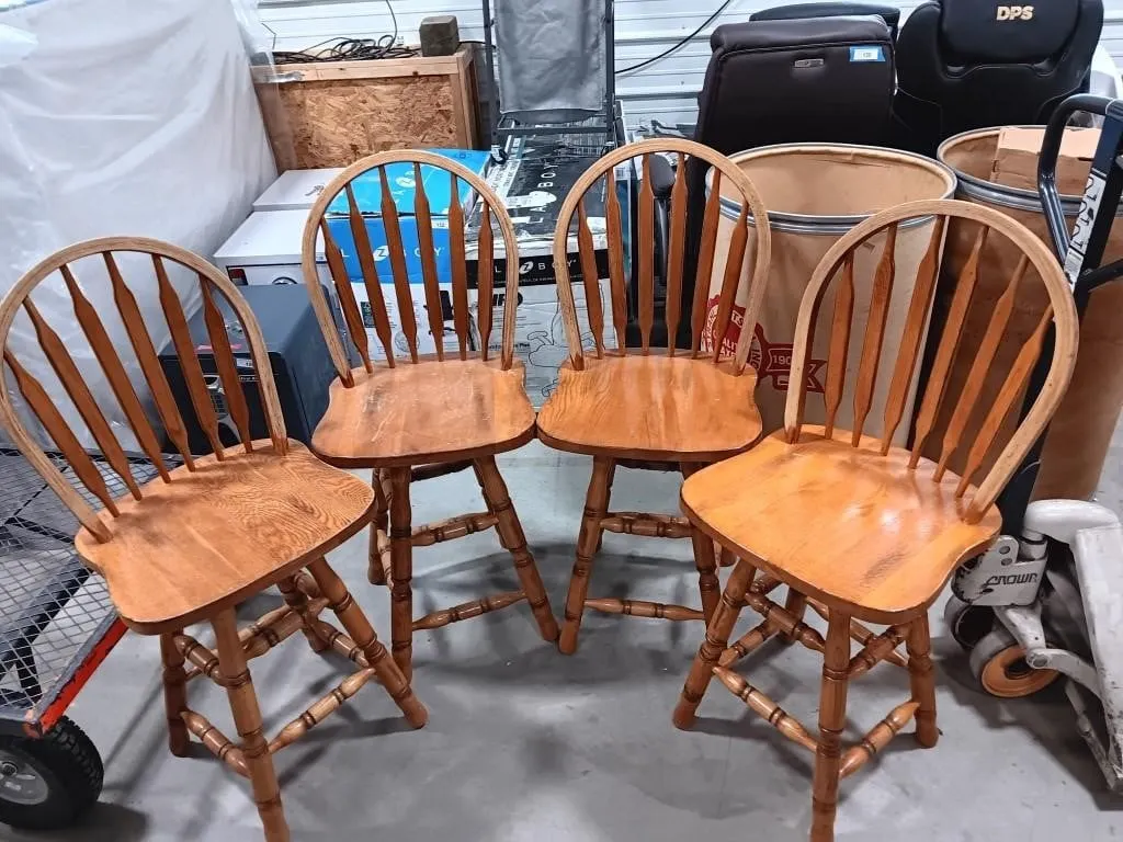 Fourwooden swivel barstools approximately 17.5x41