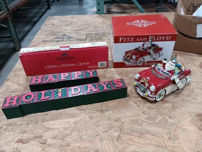 Fitz and Floyd Musical Santa Car, works. Happy