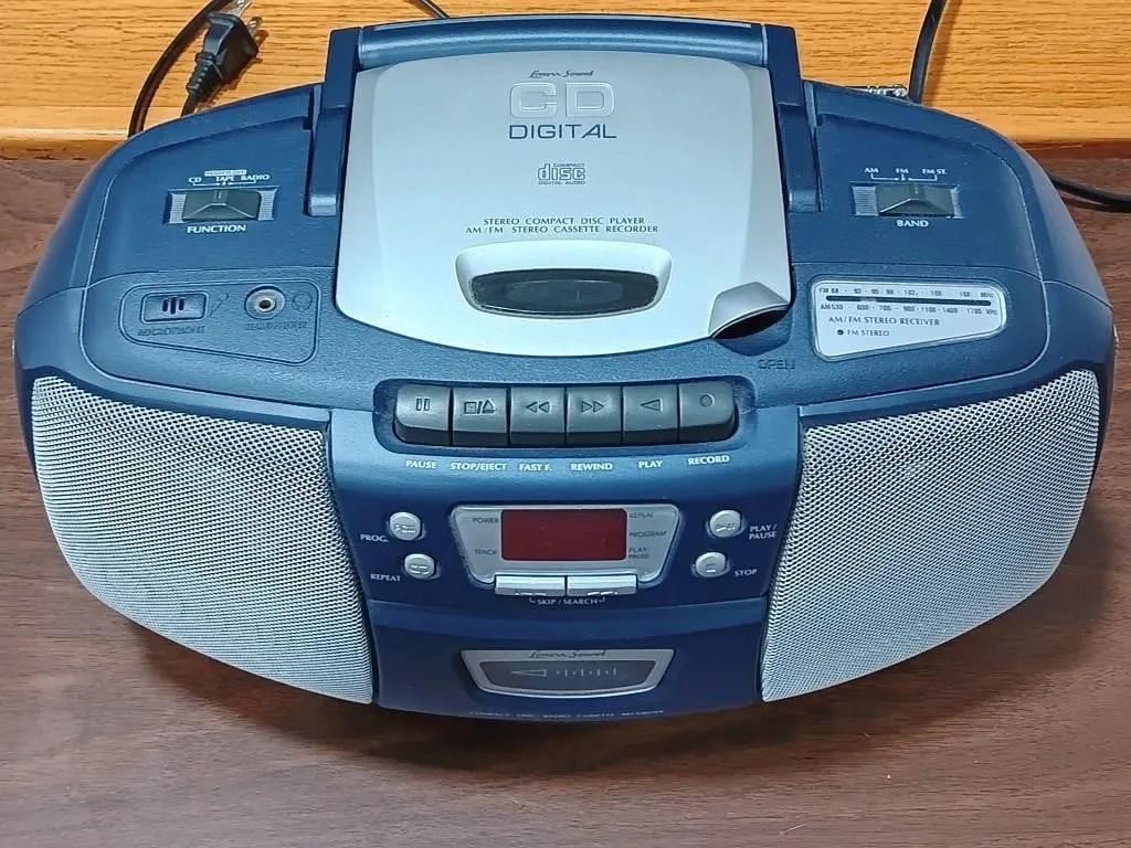 Lenoxx Sound cd/tape player/stereo combo. Used,