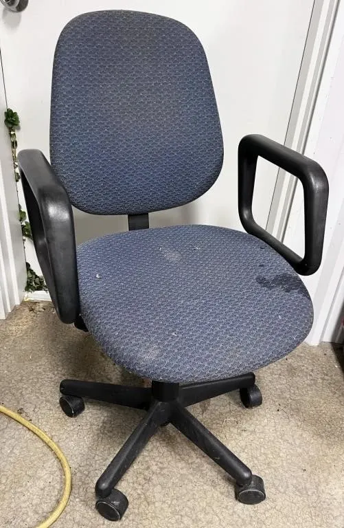 rolling chair