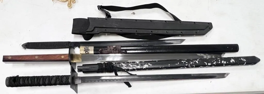 3pc swords: 19", 24" and 24" blades