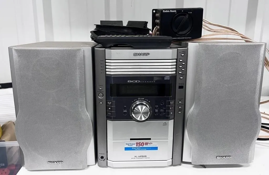 Sharp XL-HP505 stereo and cd's