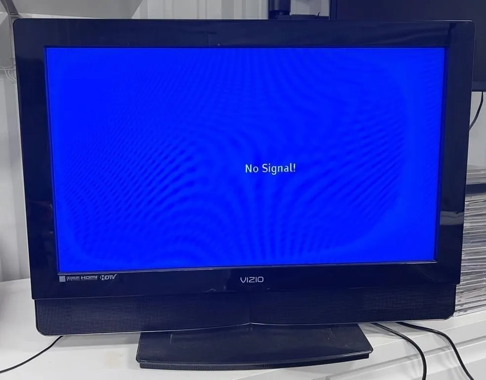 32" Vizio tv, no remote