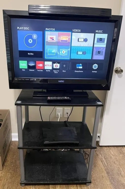 32" Vizio tv, Samsung blu ray player, stand