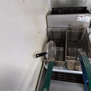 Pitco 40D 40 lb Natural Gas Floor Fryer (Contents Not Included)
 UNRESERVED