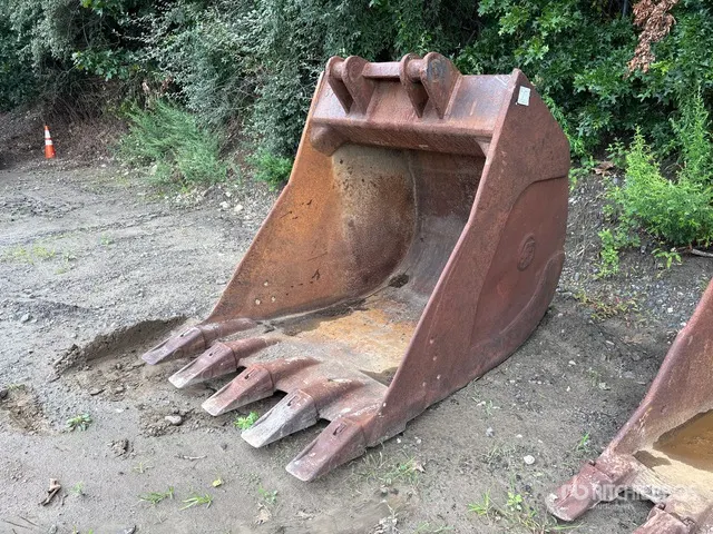CF 54 in Digging Excavator Bucket