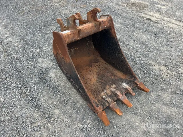 24 in Digging Excavator Bucket - Fits Hitachi 60USB