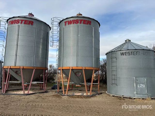 Twister +/- 2200 bu 5 Ring Hopper Grain Bin