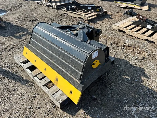2026 Dynamic Entities 120CL 48 in Q/C Hydraulic Tilting Excavator Bucket (Unused)