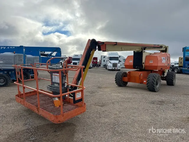 2013 JLG 800AJ 4WD Diesel Articulating Boom Lift