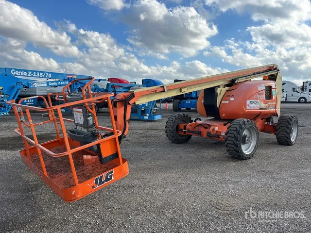 2011 JLG 600A 4WD Diesel Articulating Boom Lift