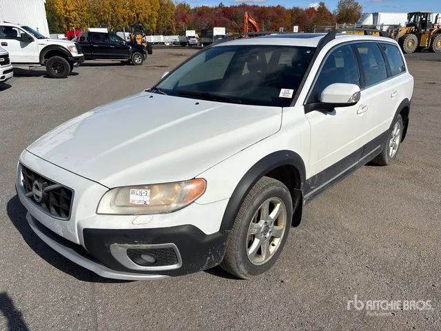 2010 Volvo XC70 AWD Automobile