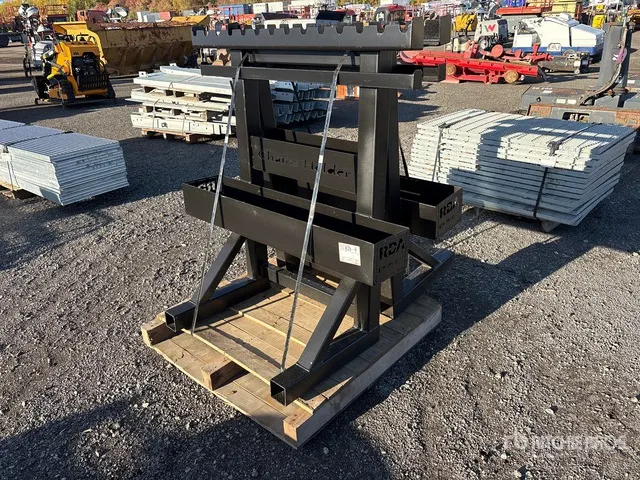 Quantity of (2) Chains Holder Headache Rack