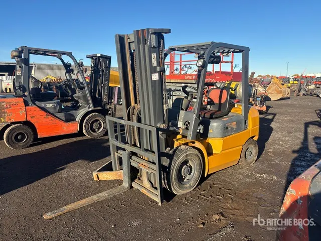 2006 Hytsu CPQD25 1750 kg Pneumatic Tire Forklift