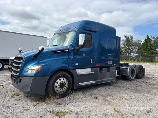 2021 Freightliner Cascadia 126 6x4 T/A Sleeper Truck Tractor